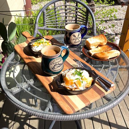 Pebble Springs Bnb Grand Beach Екстер'єр фото