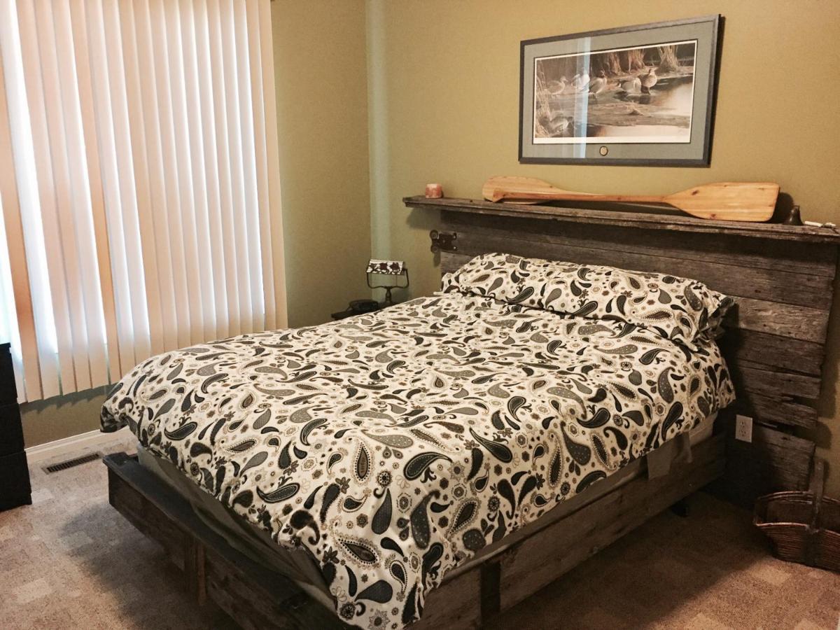 Pebble Springs Bnb Grand Beach Екстер'єр фото