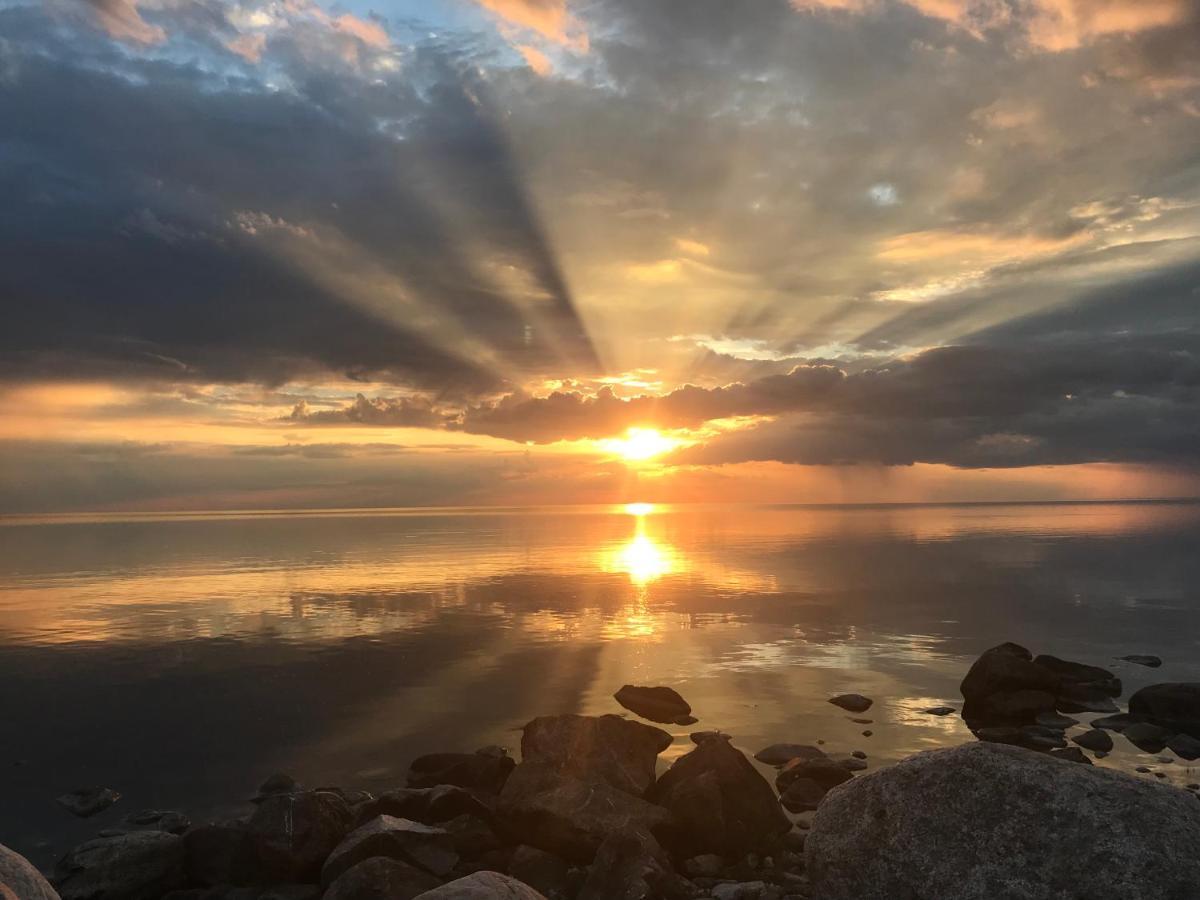 Pebble Springs Bnb Grand Beach Екстер'єр фото