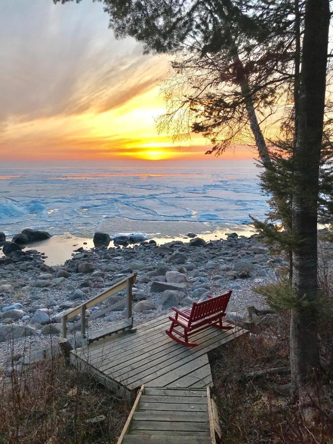 Pebble Springs Bnb Grand Beach Екстер'єр фото