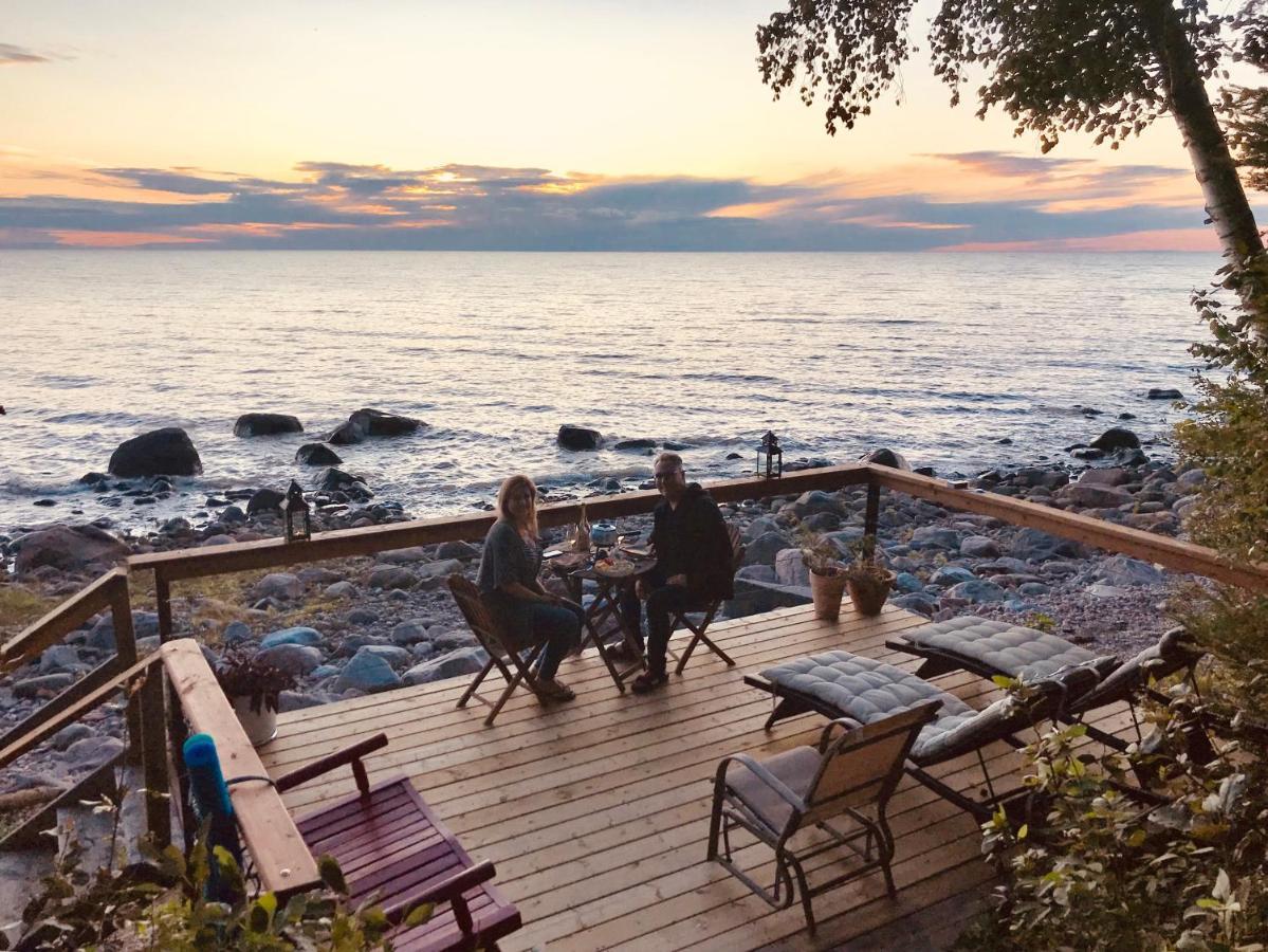 Pebble Springs Bnb Grand Beach Екстер'єр фото