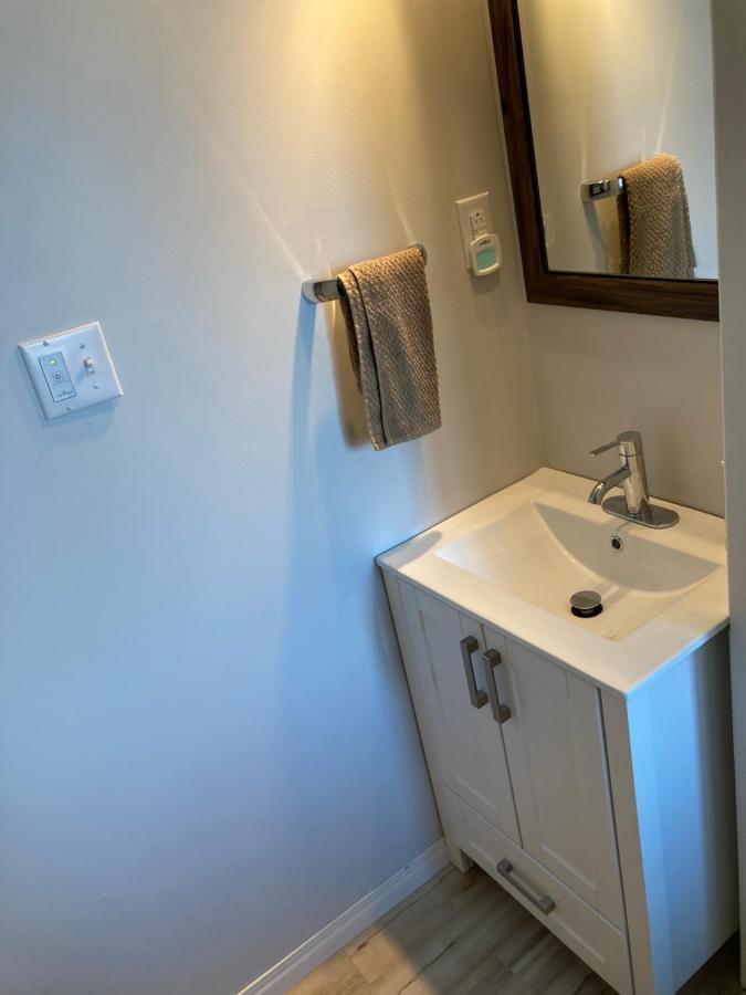 Pebble Springs Bnb Grand Beach Екстер'єр фото