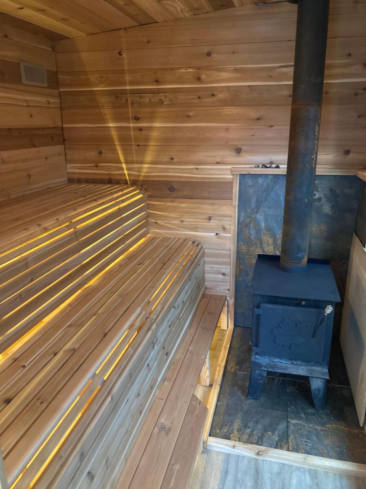 Pebble Springs Bnb Grand Beach Екстер'єр фото